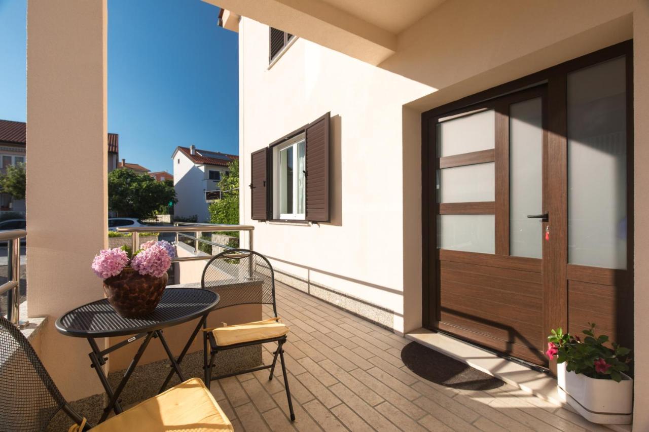 Apartmani Paradiso Krk Town Exterior photo