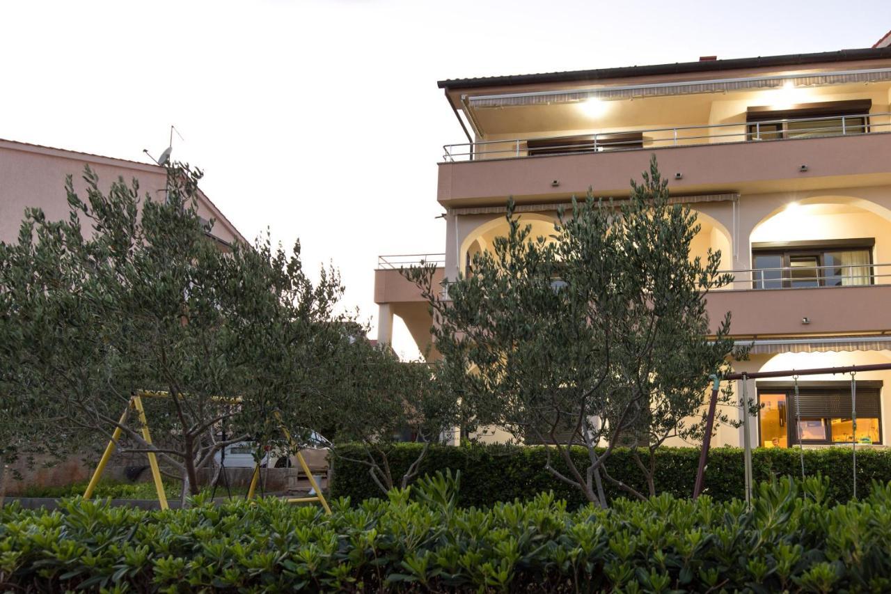 Apartmani Paradiso Krk Town Exterior photo