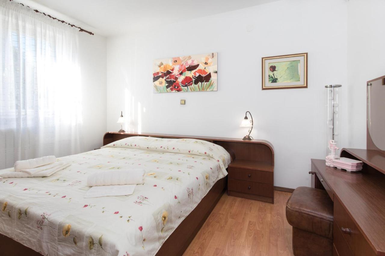 Apartmani Paradiso Krk Town Exterior photo
