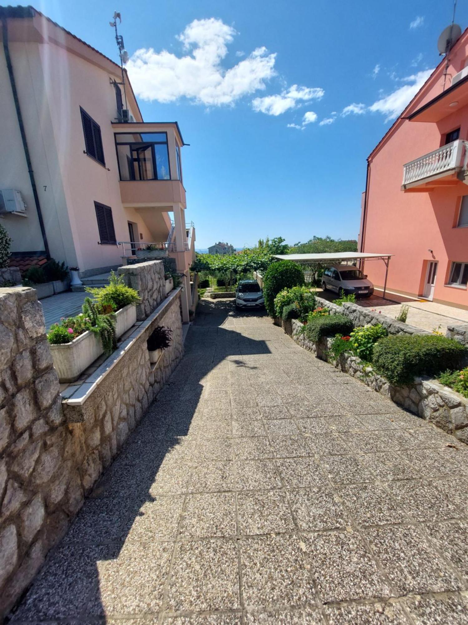 Apartmani Paradiso Krk Town Exterior photo